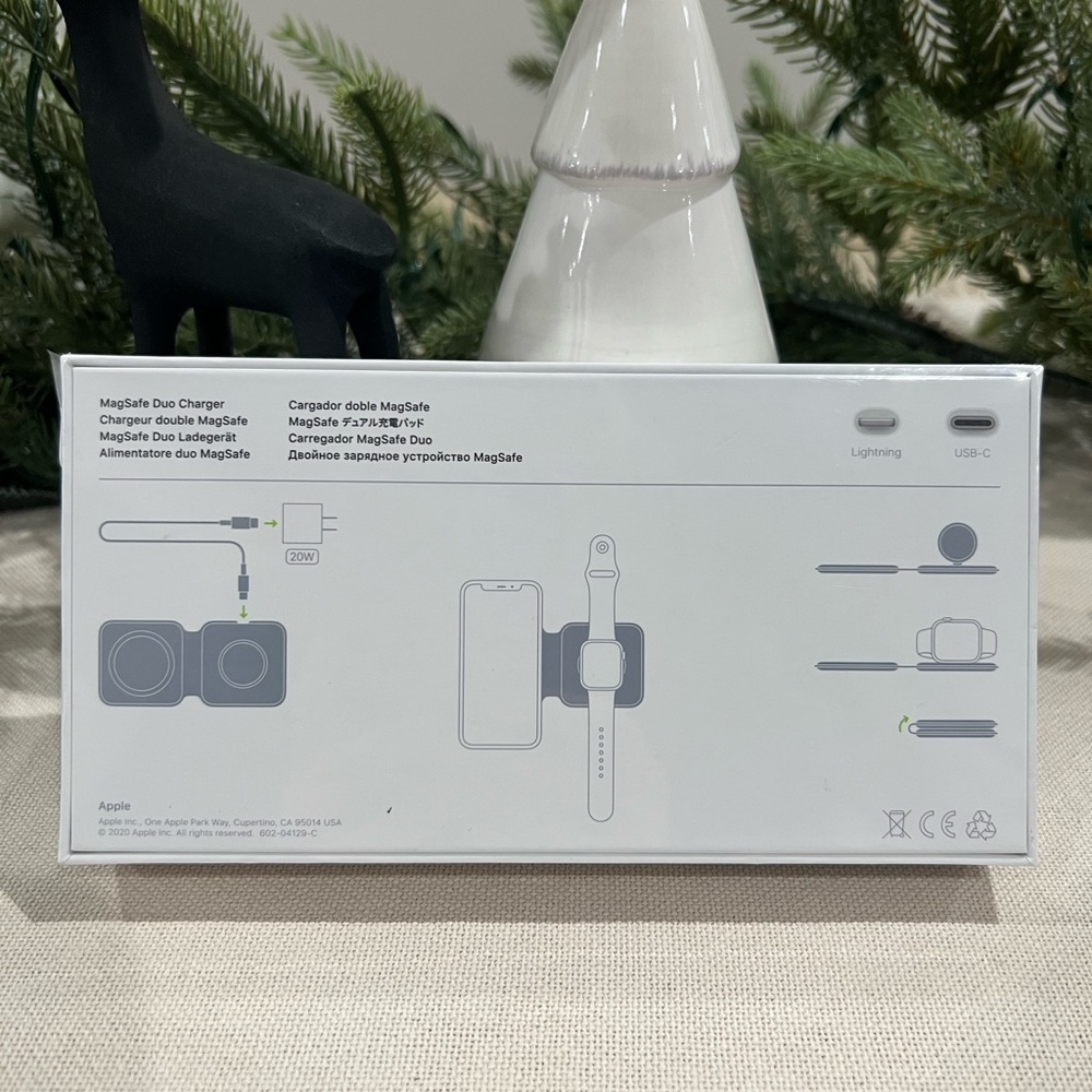 NIP Apple MagSafe Duo Charger - Picture 2 of 7